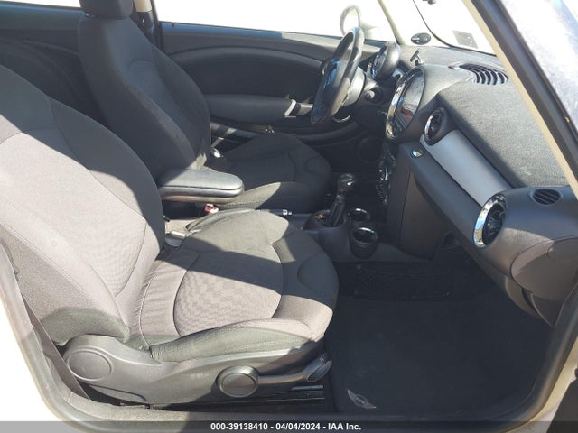 2012 MINI COOPER WMWSU3C59CT543420 Photo 4