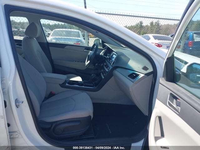 Hyundai SONATA SE 2019 5NPE24AF6KH741284 Image 5