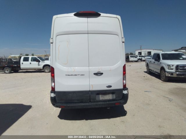 1FTBR3X83NKA69899 Ford Transit-250 Cargo Van