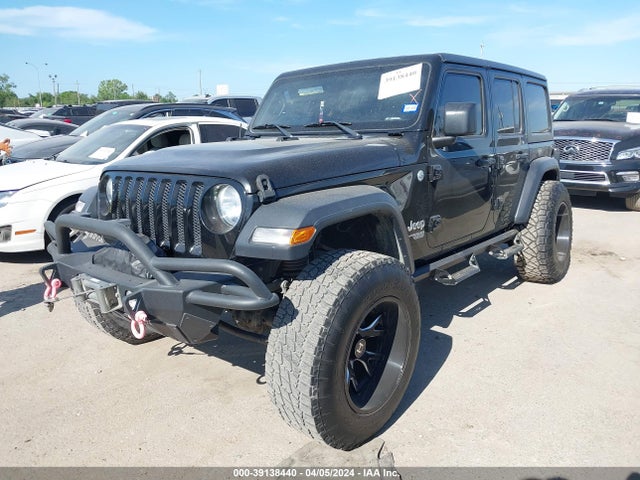 1C4HJXDG0JW317260 Jeep Wrangler Unlimited Sport S 4x4