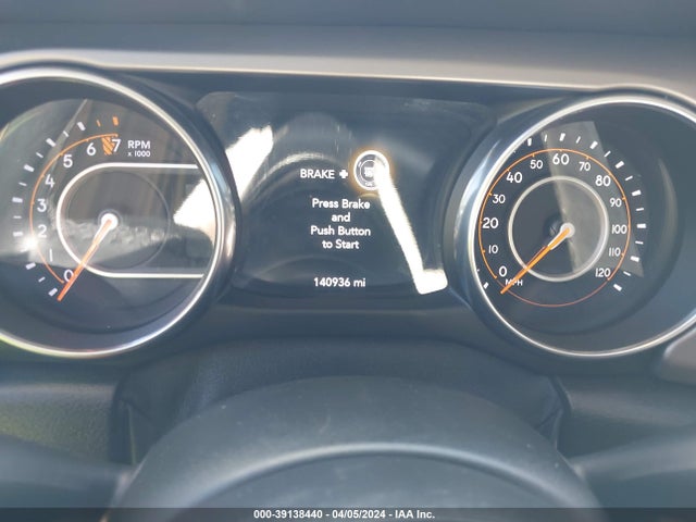1C4HJXDG0JW317260 Jeep Wrangler Unlimited Sport S 4x4