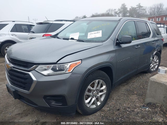 Chevrolet Traverse Ls 2018 1GNEVFKW7JJ141680 Image 2