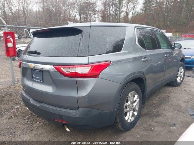 Chevrolet Traverse Ls 2018 1GNEVFKW7JJ141680 Image 4