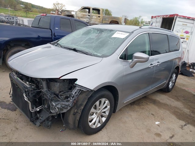 Chrysler Pacifica Touring L 2019 2C4RC1BG9KR554368 Image 2