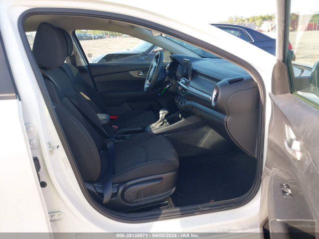 3KPF24AD5ME312762 KIA Forte Lxs