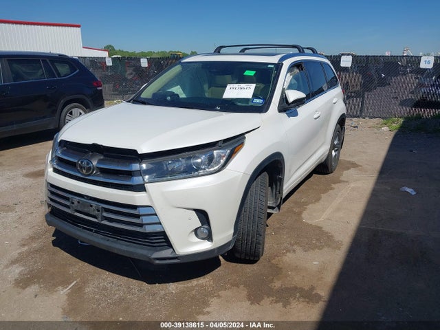 Toyota Highlander Limited Platinum 2017 5TDDZRFHXHS408362 Image 2