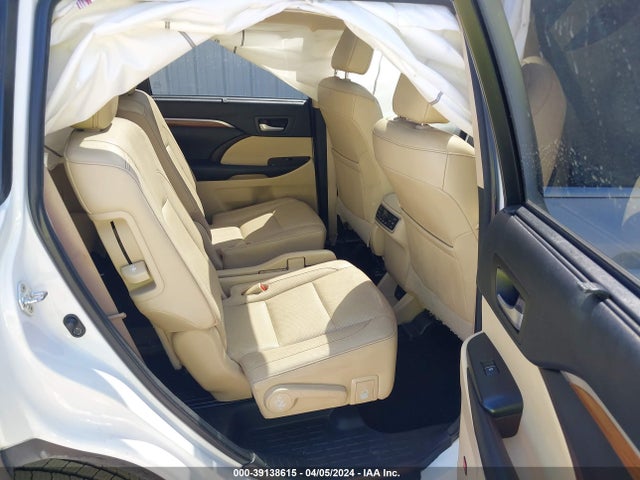 Toyota Highlander Limited Platinum 2017 5TDDZRFHXHS408362 Image 8