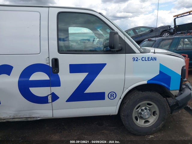 Chevrolet Express 3500 Work Van 2017 1GCZGHFFXH1301006 Image 13