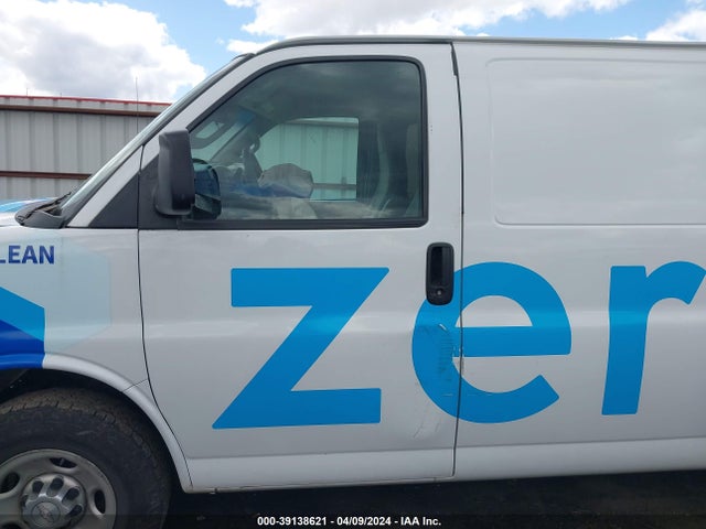 Chevrolet Express 3500 Work Van 2017 1GCZGHFFXH1301006 Image 14