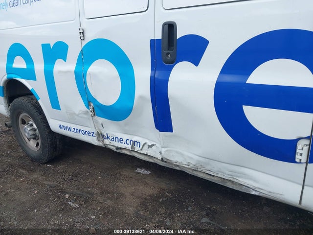 Chevrolet Express 3500 Work Van 2017 1GCZGHFFXH1301006 Image 17