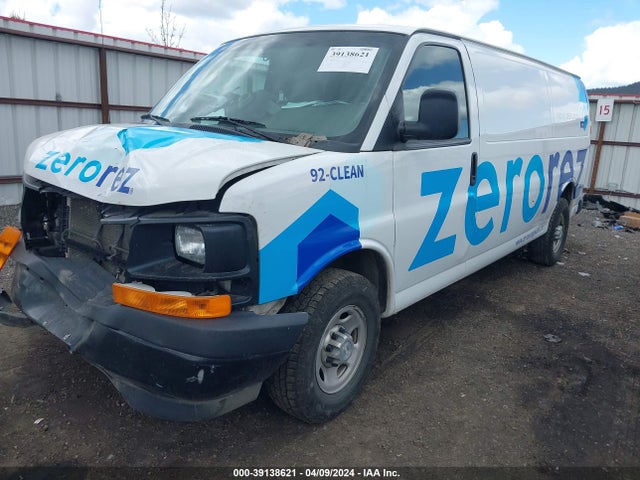 Chevrolet Express 3500 Work Van 2017 1GCZGHFFXH1301006 Image 2