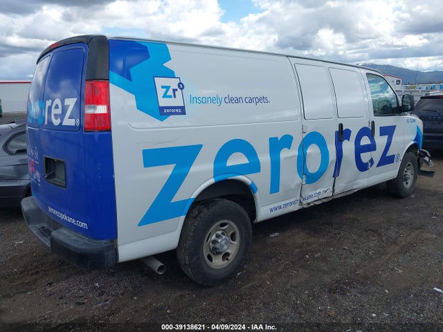 Chevrolet Express 3500 Work Van 2017 1GCZGHFFXH1301006 Image 4