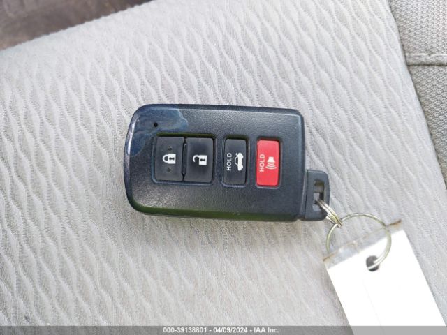 2T1BURHE5GC496575 Toyota Corolla Le Plus
