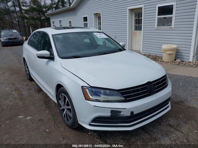 3VWB67AJ9JM219039 Volkswagen Jetta 1.4t Se/1.4t Wolfsburg Edition