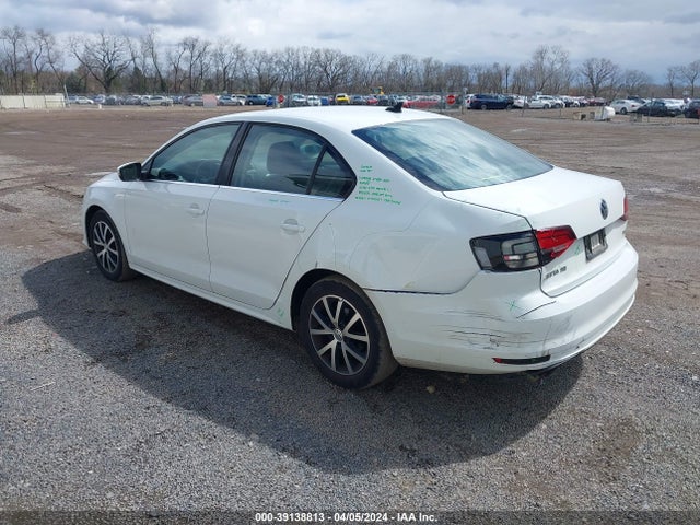 3VWB67AJ9JM219039 Volkswagen Jetta 1.4t Se/1.4t Wolfsburg Edition