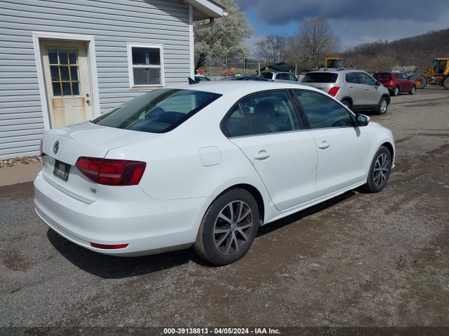 3VWB67AJ9JM219039 Volkswagen Jetta 1.4t Se/1.4t Wolfsburg Edition