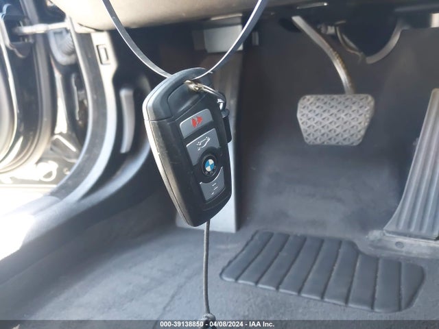 BMW 528i Xdrive 2014 WBA5A7C54ED613657 Image 11