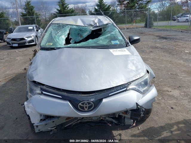 Toyota RAV4 LE 2018 2T3ZFREV3JW426566 Image 12