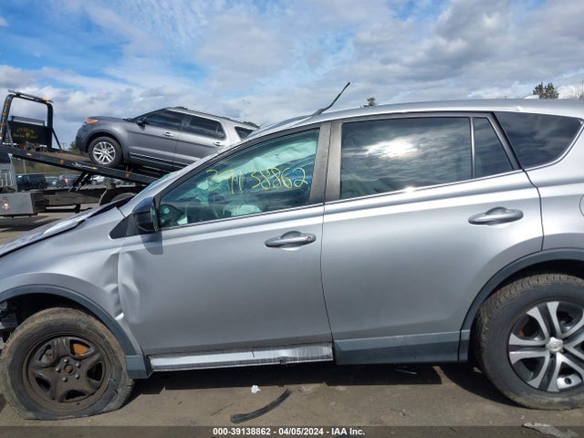 Toyota RAV4 LE 2018 2T3ZFREV3JW426566 Image 14