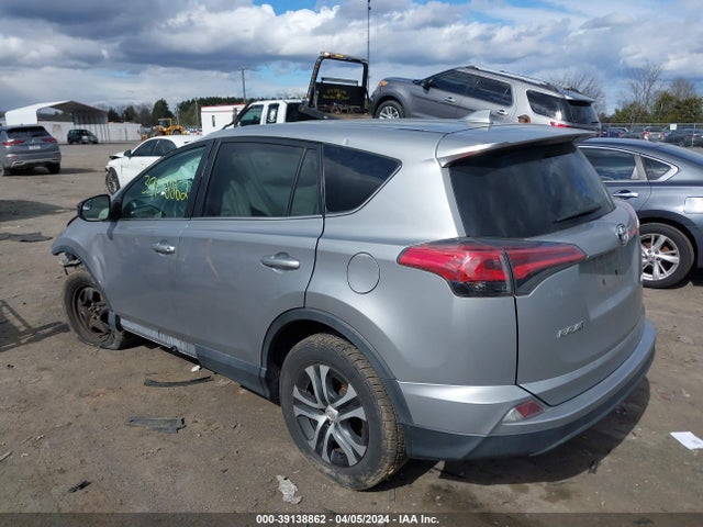 Toyota RAV4 LE 2018 2T3ZFREV3JW426566 Image 3