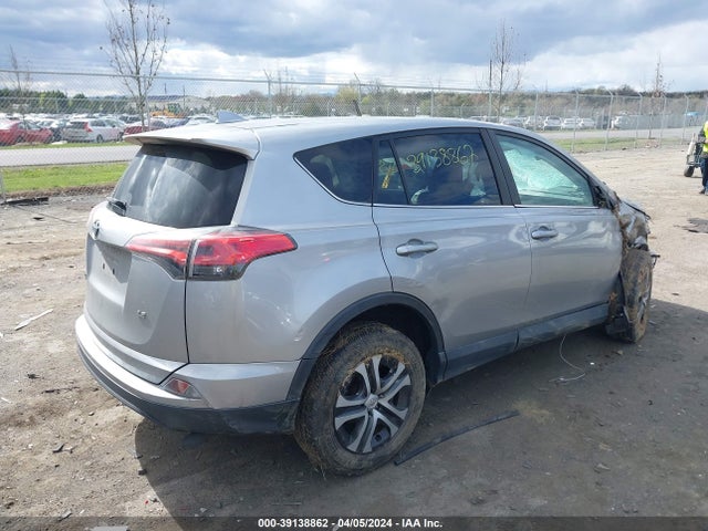 Toyota RAV4 LE 2018 2T3ZFREV3JW426566 Image 4