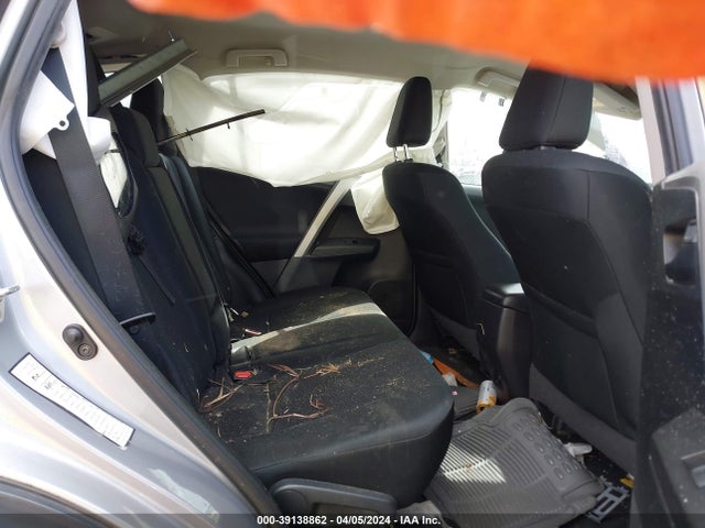 Toyota RAV4 LE 2018 2T3ZFREV3JW426566 Image 8
