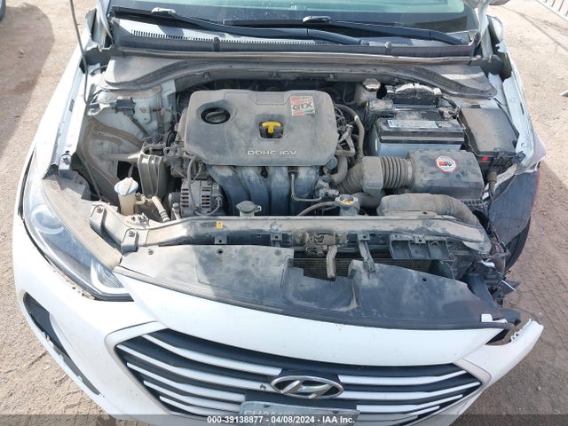 Hyundai ELANTRA SE 2018 5NPD74LF6JH330654 Image 10