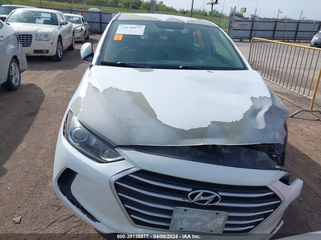 Hyundai ELANTRA SE 2018 5NPD74LF6JH330654 Image 12