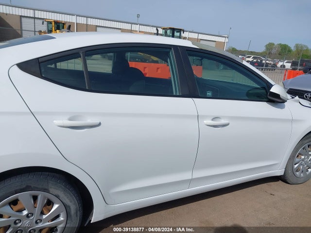 Hyundai ELANTRA SE 2018 5NPD74LF6JH330654 Image 13