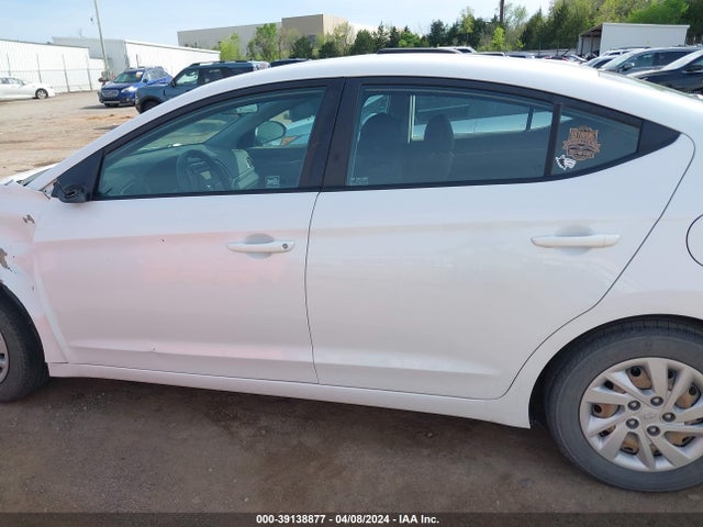 Hyundai ELANTRA SE 2018 5NPD74LF6JH330654 Image 14
