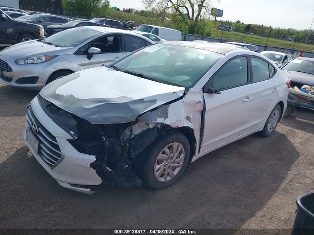 Hyundai ELANTRA SE 2018 5NPD74LF6JH330654 Image 2