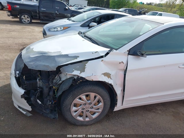 Hyundai ELANTRA SE 2018 5NPD74LF6JH330654 Image 6