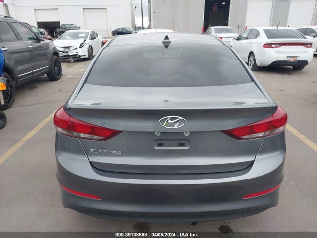 Hyundai Elantra Value Edition 2018 5NPD84LF7JH362722 Image 17