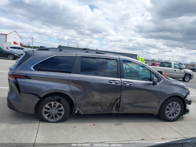 Toyota SIENNA XLE 2023 5TDYSKFCXPS078898 Image 13