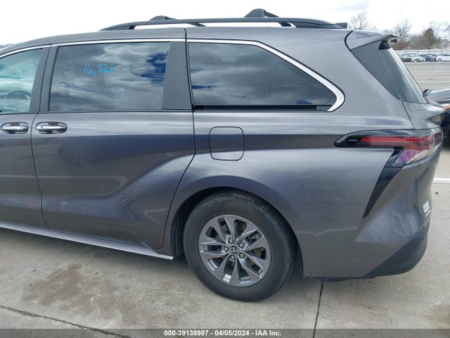 Toyota SIENNA XLE 2023 5TDYSKFCXPS078898 Image 18