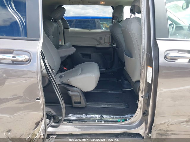 Toyota SIENNA XLE 2023 5TDYSKFCXPS078898 Image 8