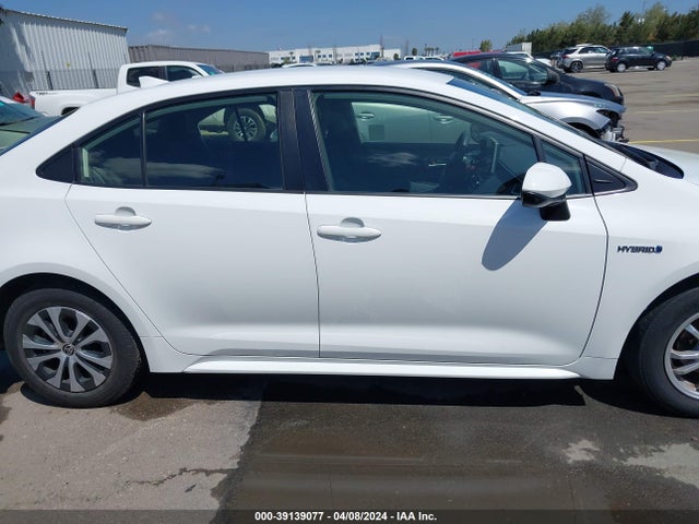 Toyota Corolla Hybrid Le 2021 JTDEAMDE3MJ022414 Image 13
