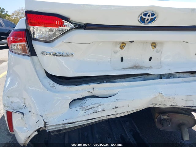 Toyota Corolla Hybrid Le 2021 JTDEAMDE3MJ022414 Image 18