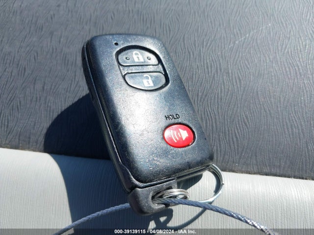 Toyota Prius V Three 2014 JTDZN3EU9EJ002806 Image 11