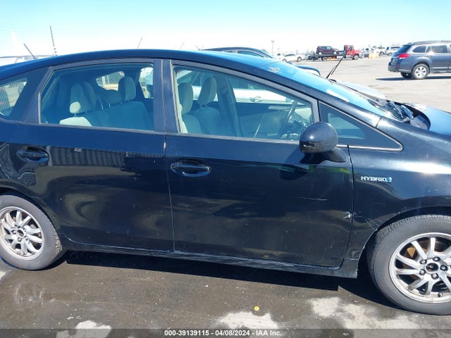 Toyota Prius V Three 2014 JTDZN3EU9EJ002806 Image 13