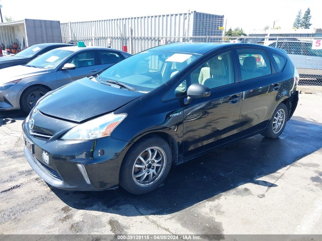 Toyota Prius V Three 2014 JTDZN3EU9EJ002806 Image 2