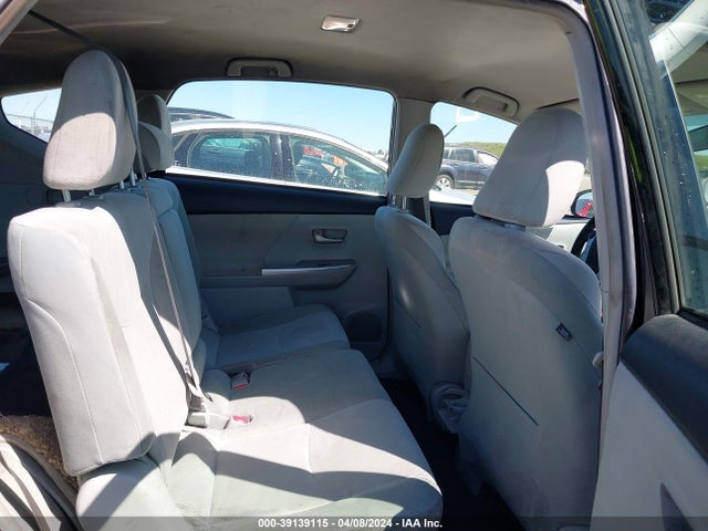 Toyota Prius V Three 2014 JTDZN3EU9EJ002806 Image 8