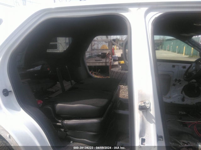 Ford Utility Police Interceptor 2016 1FM5K8AR3GGB65033 Image 8