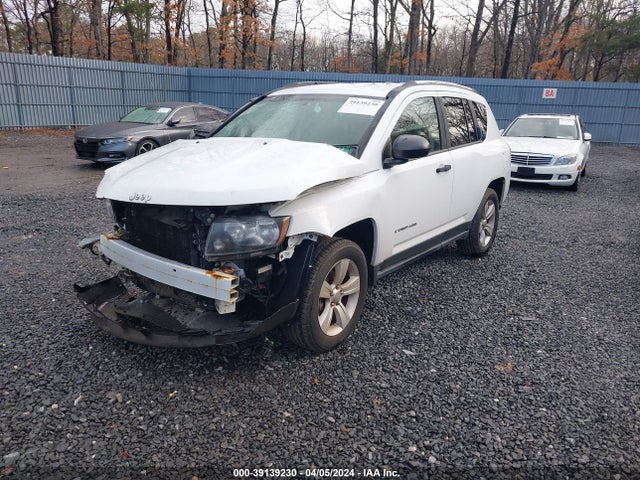 Jeep Compass Sport 2014 1C4NJDBB9ED644427 Image 2