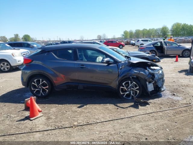 NMTKHMBX0LR117810 Toyota C-HR XLE