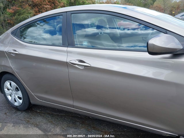 Hyundai ELANTRA SE 2016 5NPDH4AE3GH722295 Image 13