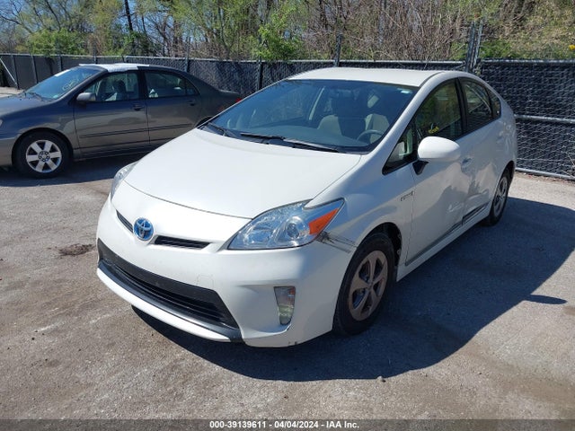 Toyota Prius Two 2015 JTDKN3DU6F0405118 Image 2