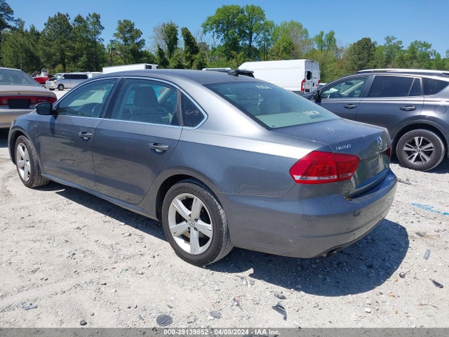 1VWAT7A35FC117266 Volkswagen Passat 1.8t Limited Edition