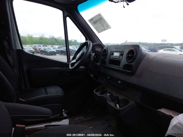 WDRPF1CD0KP061151 Freightliner Sprinter 2500 High Roof V6