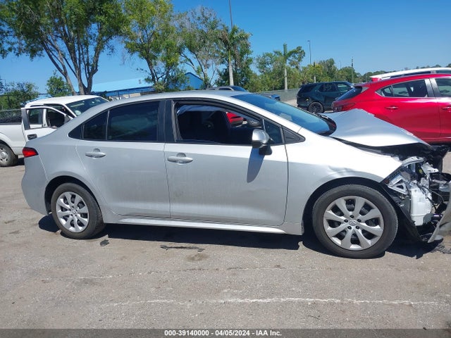 Toyota COROLLA LE 2022 5YFEPMAE6NP355965 Image 13